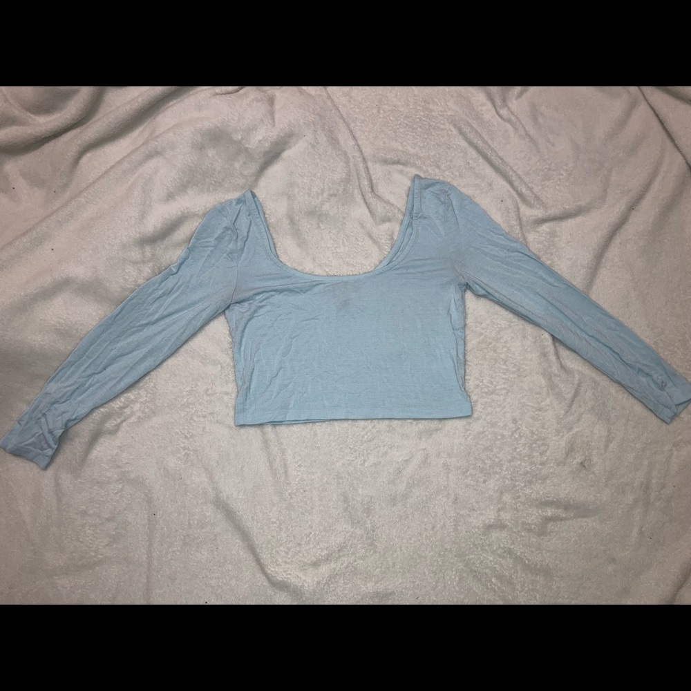 baby blue long sleeve crop top